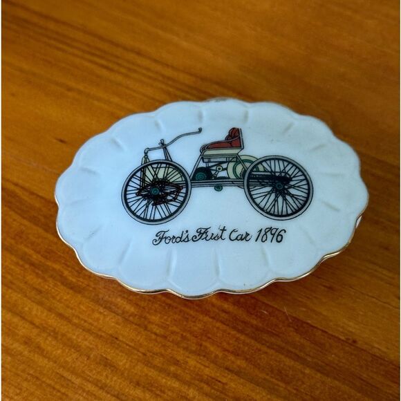 Ford's First Car 1896 Vintage Porcelain Trinket Box with lid Gold trim 70’s - Picture 4 of 11